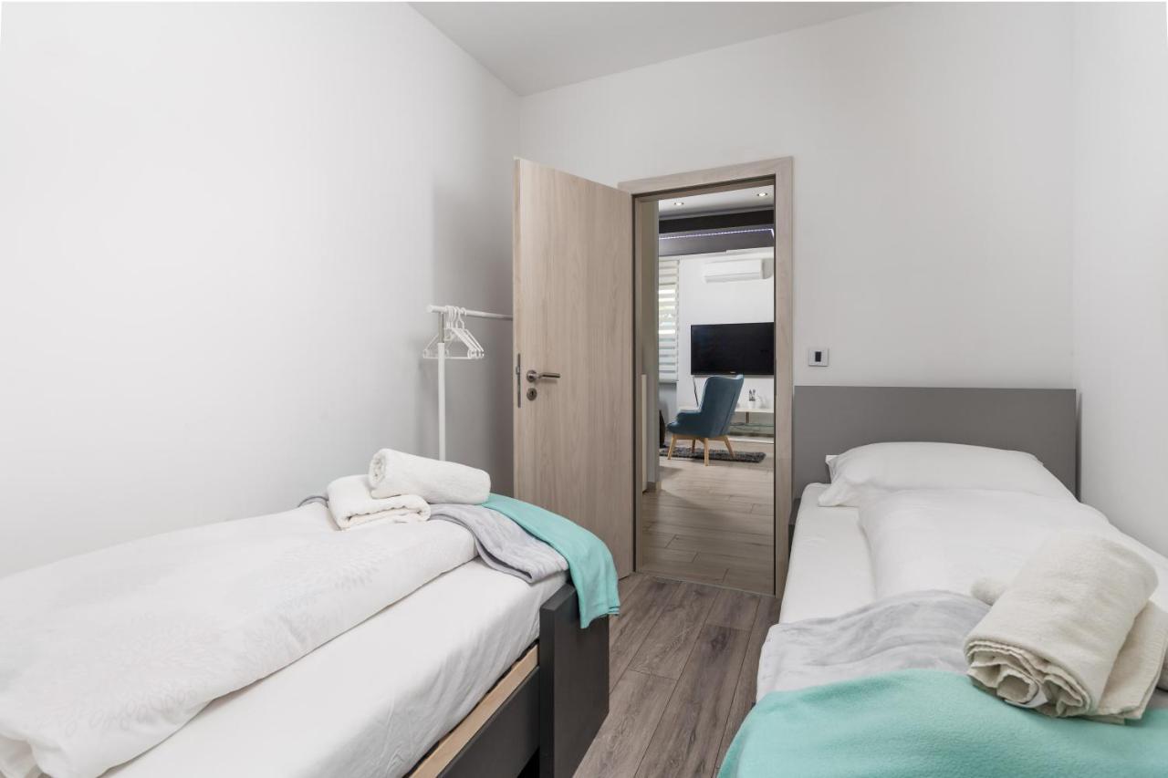 Rijeka Old Town Apartment Екстер'єр фото