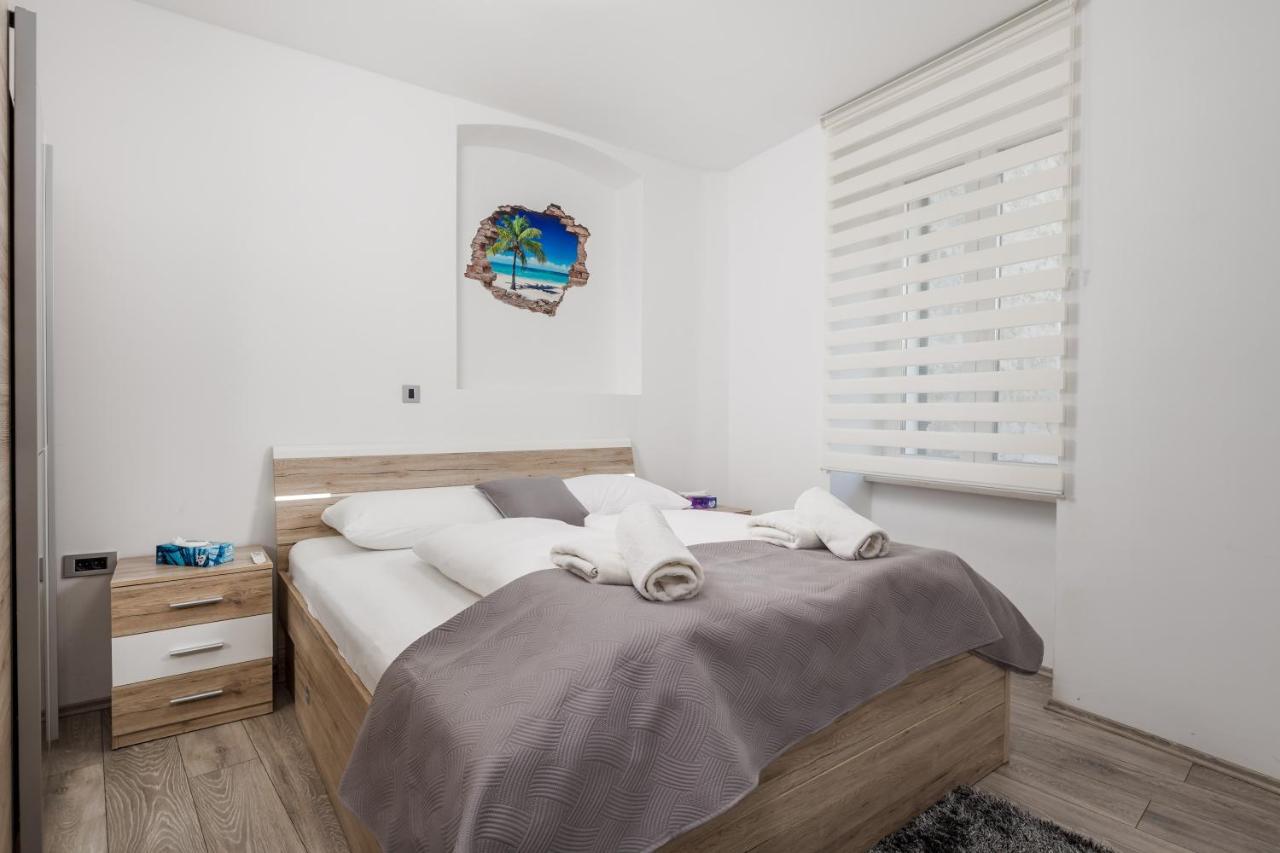 Rijeka Old Town Apartment Екстер'єр фото