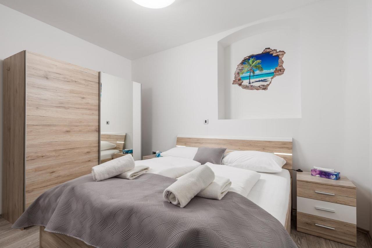 Rijeka Old Town Apartment Екстер'єр фото